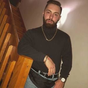 Meet your Posher, Corey